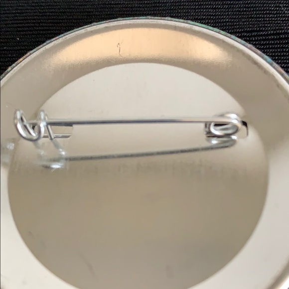 Vintage Edna Hibel Collections Promo Pin - Picture 6 of 7